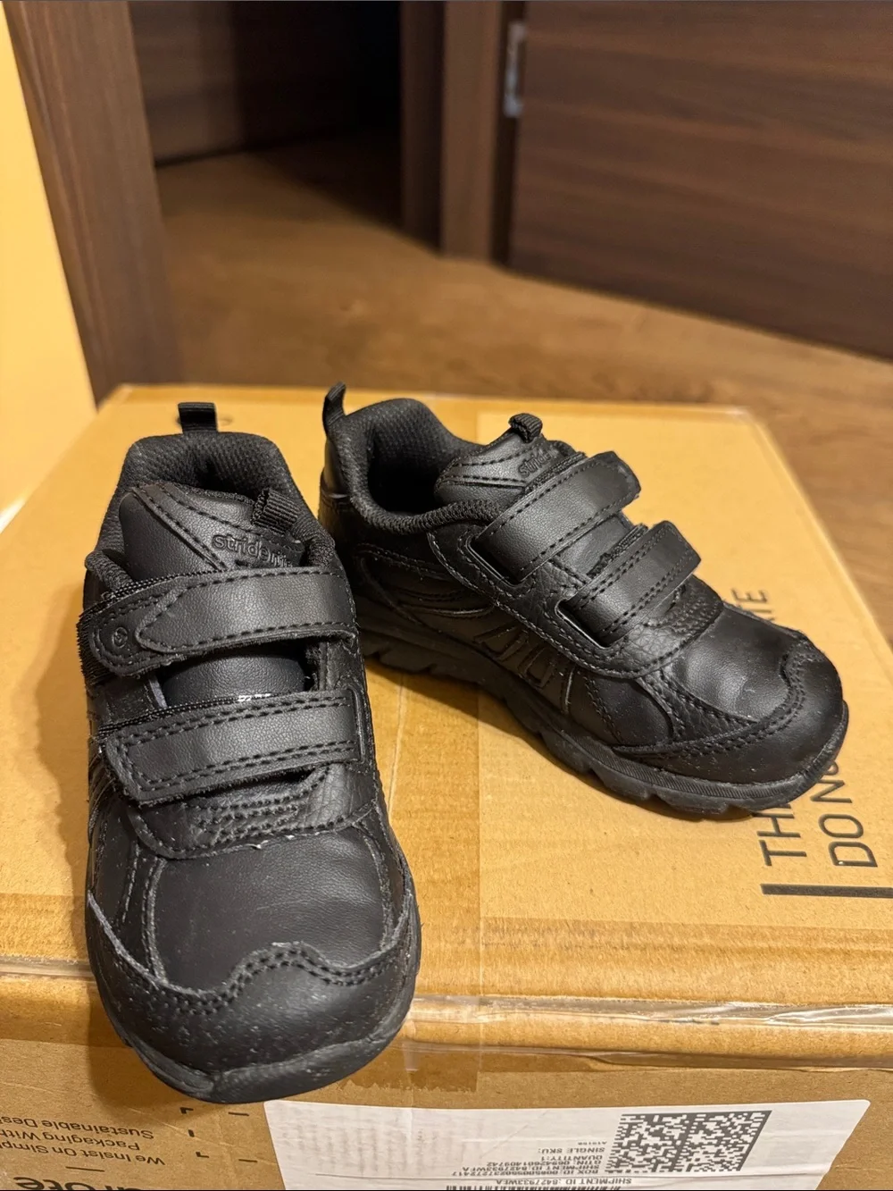 Kids Black Hook-and-Loop Athletic Shoes